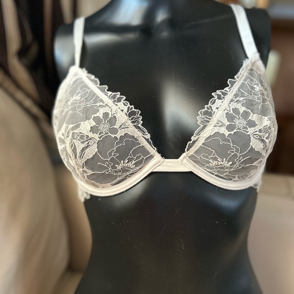 Victoria's Secret Other - Victoria's Secret Lace Bra in Cream